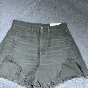 NWT American Eagle Outfitters Olive Highest Ride Mom Short Size 4